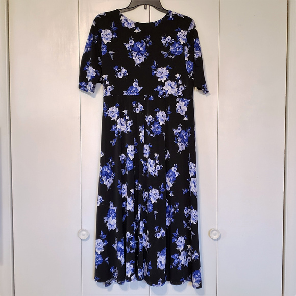 Torrid Black Floral Studio Knit Wrap Dress, NWOT - Picture 3 of 8